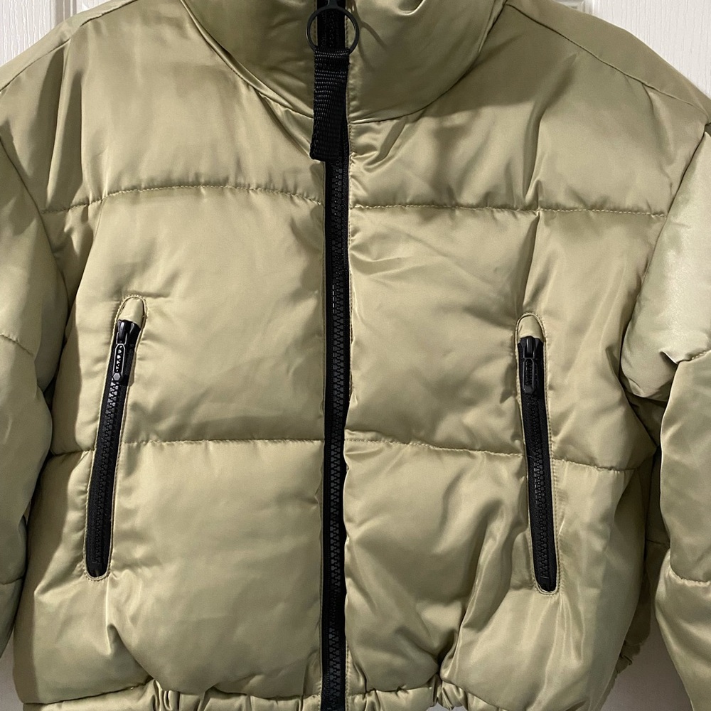 Brand new Khaki urban outfitters puffer!